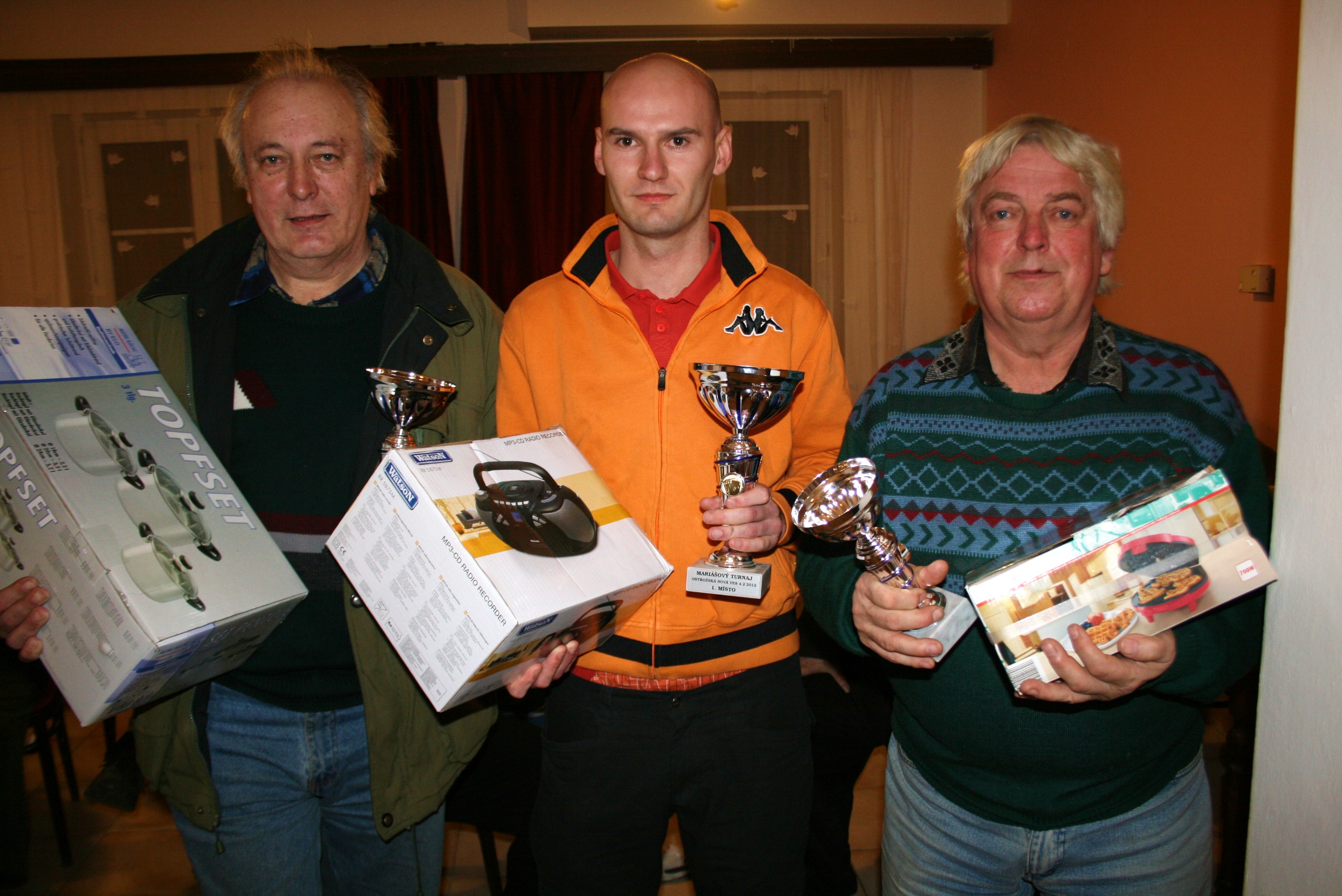 vítězové zleva: 2.Bedřich Bartál 1.Jiří Šoman 3.Josef Kolář